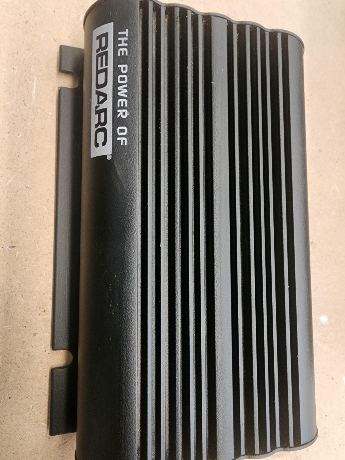 REDARC 3 STAGE BATTERY CHARGER