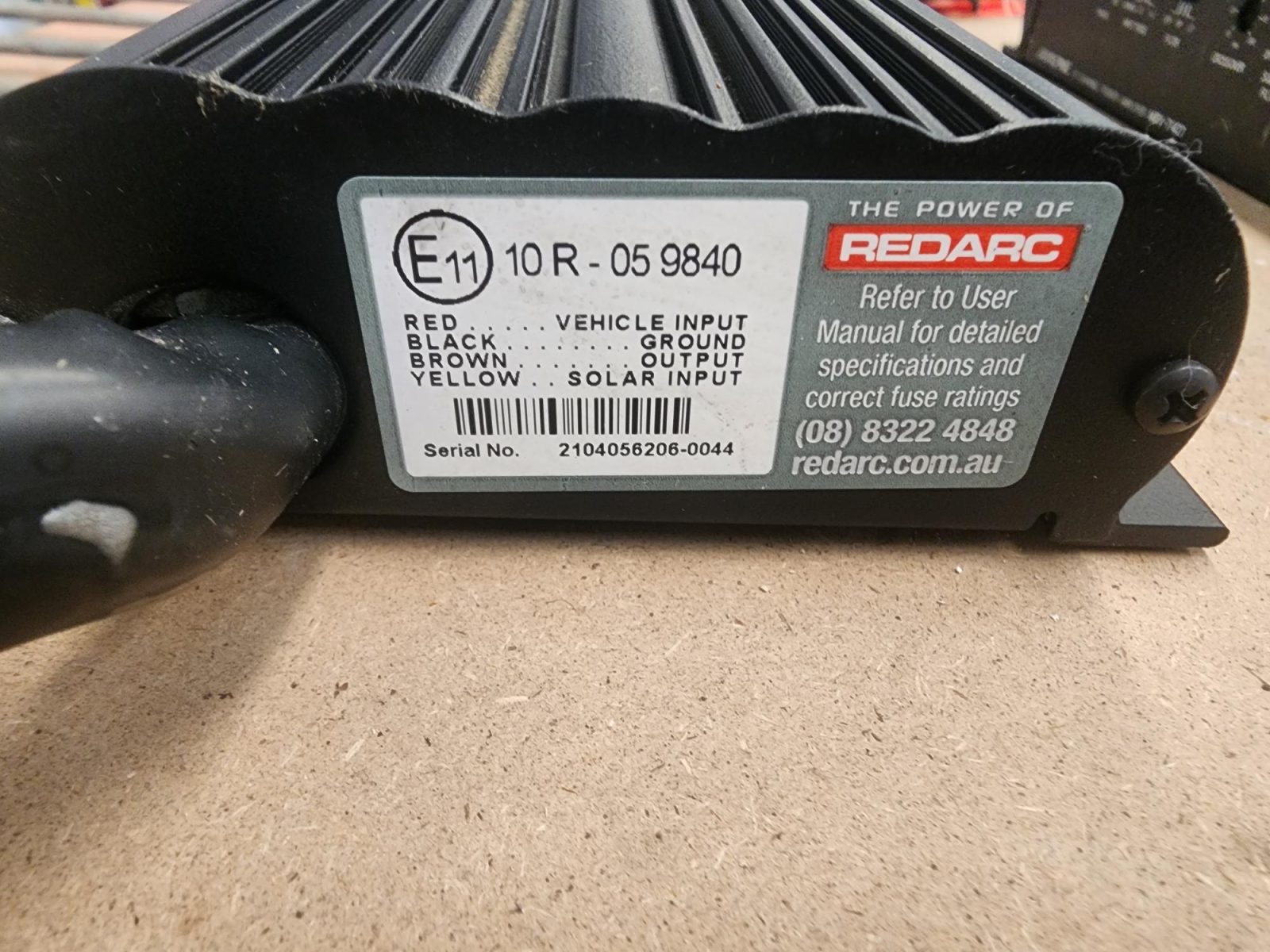 REDARC 3 STAGE BATTERY CHARGER - Image 2