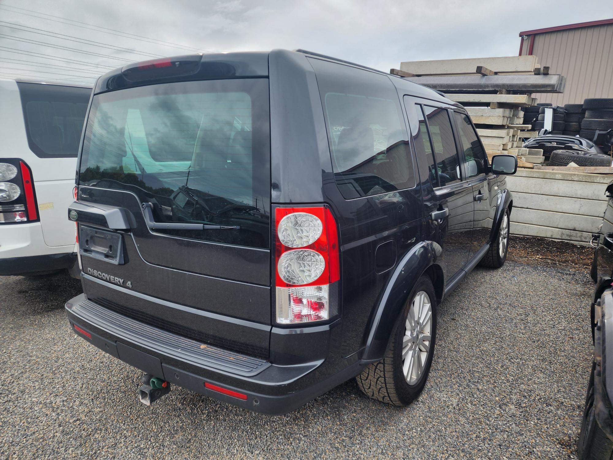 Kühlergrill LAND ROVER DISCOVERY IV (L319) 3.0 TD 4x4 1371974