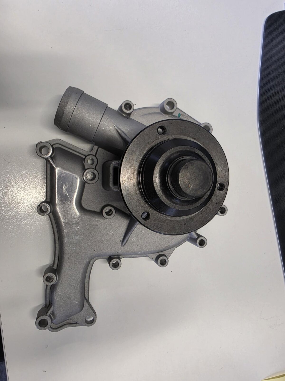 MGRV8 water pump - Image 3