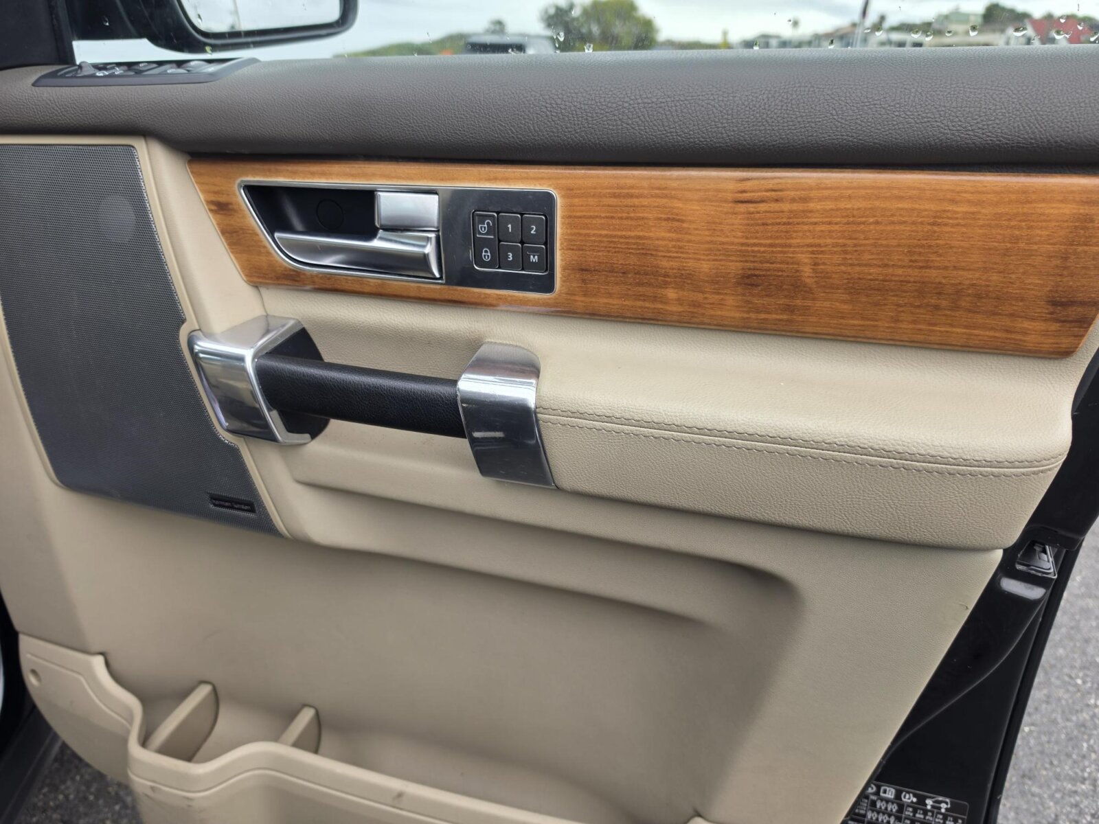 2010 LAND ROVER DISCOVERY 4 HSE - Image 13